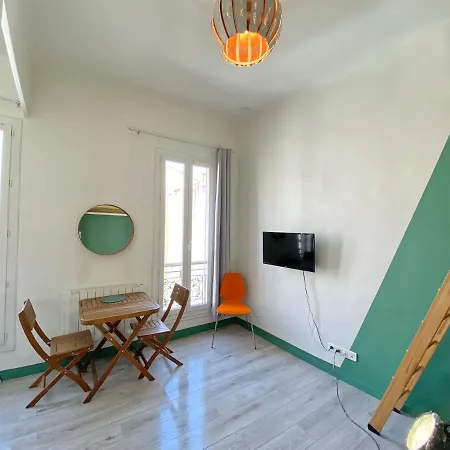 Le Plaisir 1827 Apartment *